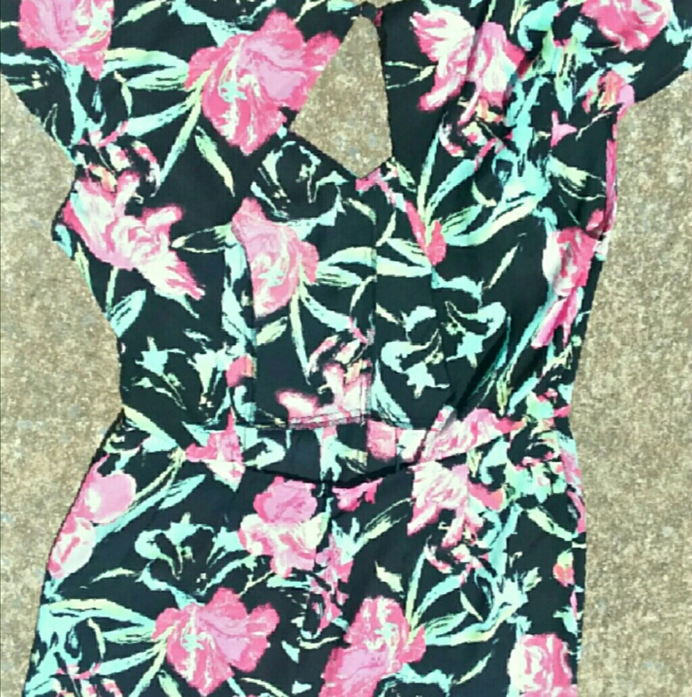 Leith Summer Open Back Floral Print Romper Sz S - Picture 5 of 5